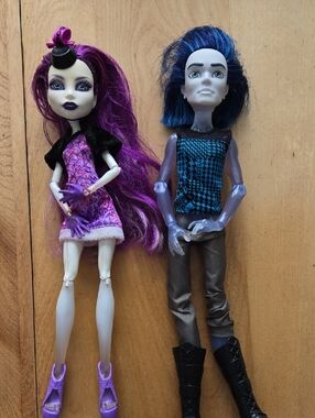 Monster High Spectra & Invisi Billy Dolls Set – Original Clothes & Shoes Include